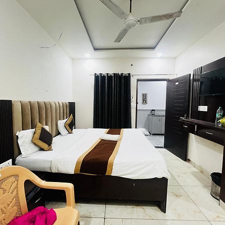 Hotel Green Apple Bareli Zewnętrze zdjęcie