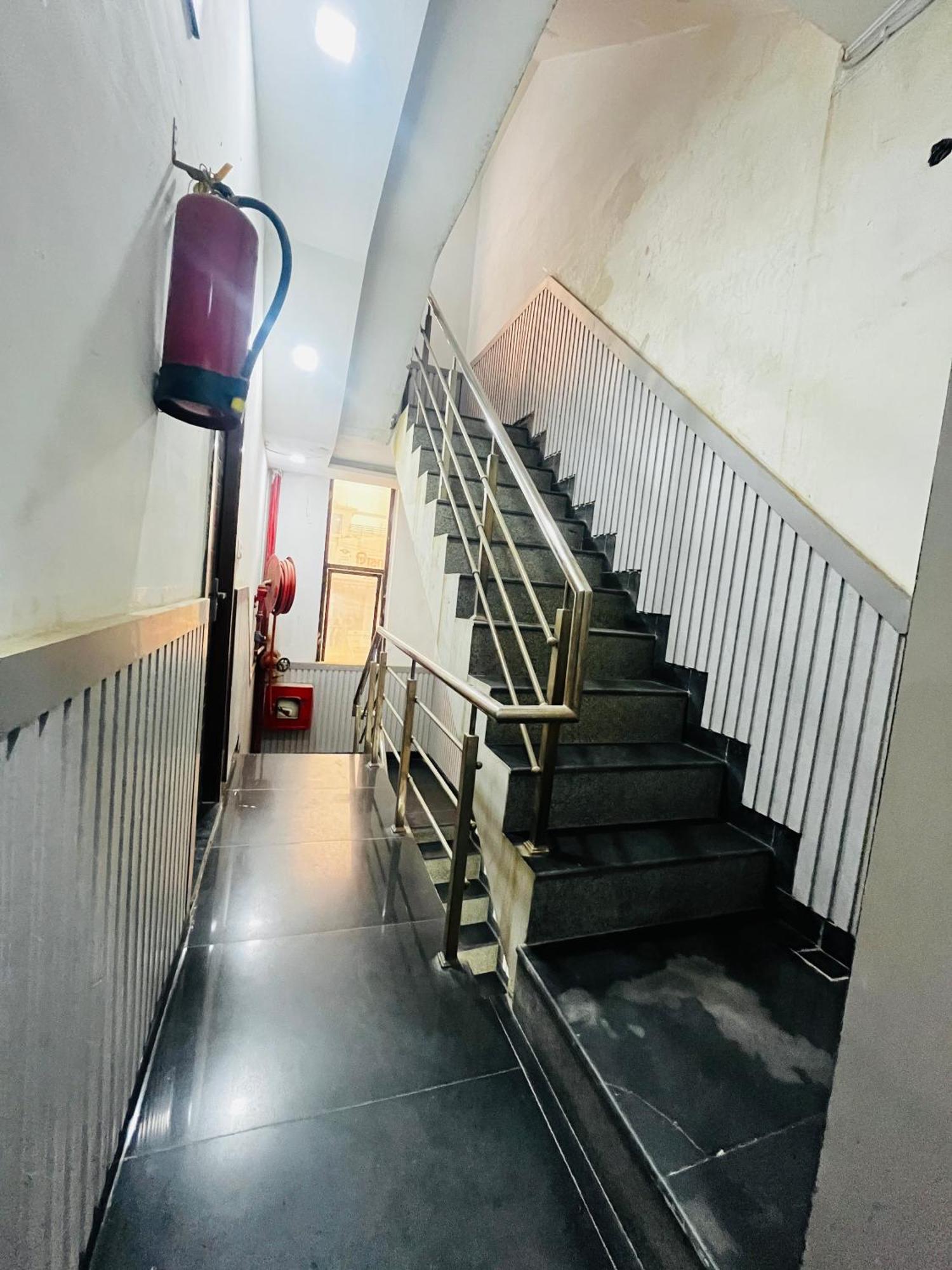 Hotel Green Apple Bareli Zewnętrze zdjęcie